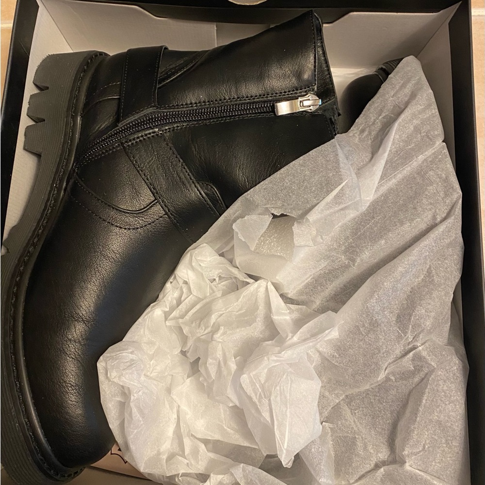 Sleek Black Ankle Boots for Women